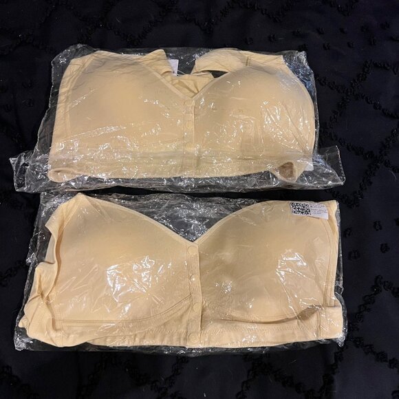 Daisy Seamless Bra — Front Snap Closure (3XL, Beige, New in Packaging) - Picture 2 of 4